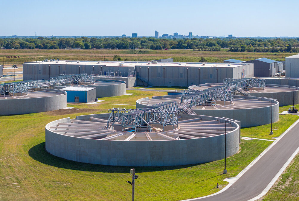 Wichita enfrentará un aumento del 23% en tarifas de agua y drenaje: Impactos de un nuevo proyecto de planta de tratamiento