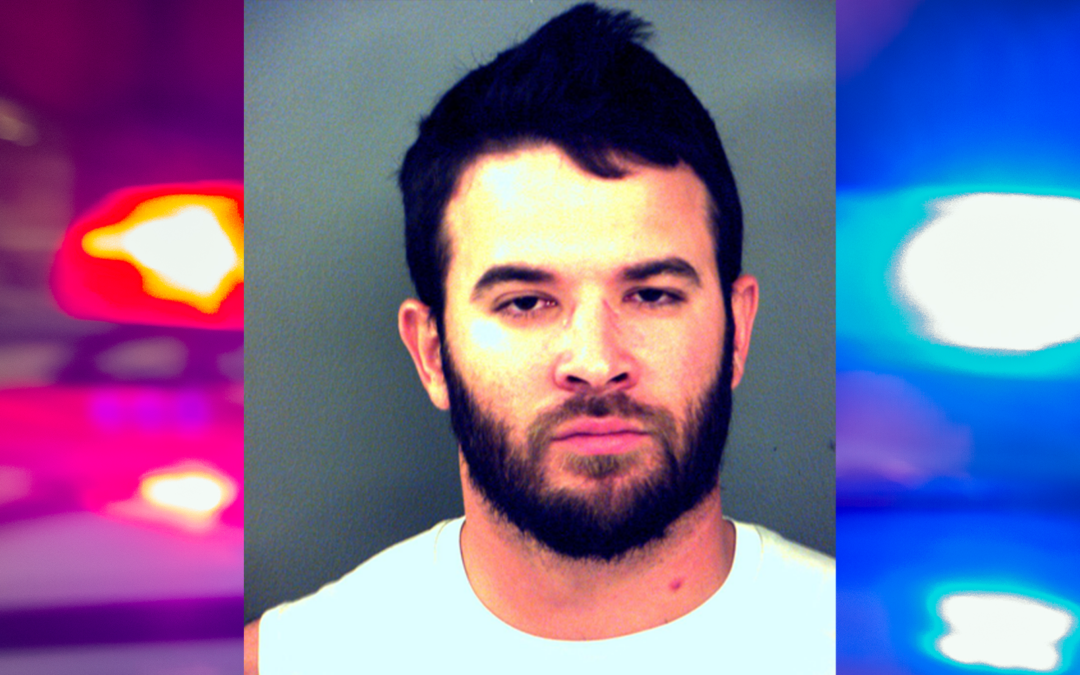 Detención en El Paso: Conductor Ignora Cierre de Calle por Rotura de Tubería