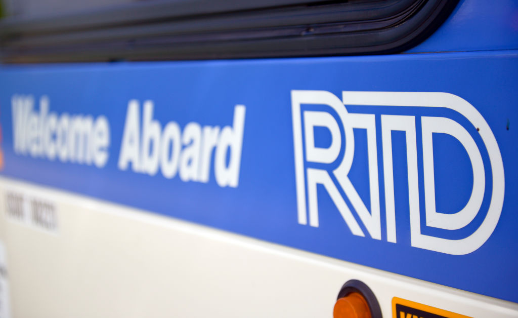 Crisis en el Transporte Público de Denver: Aumento del Consumo de Drogas y Uso de RTD como Refugio