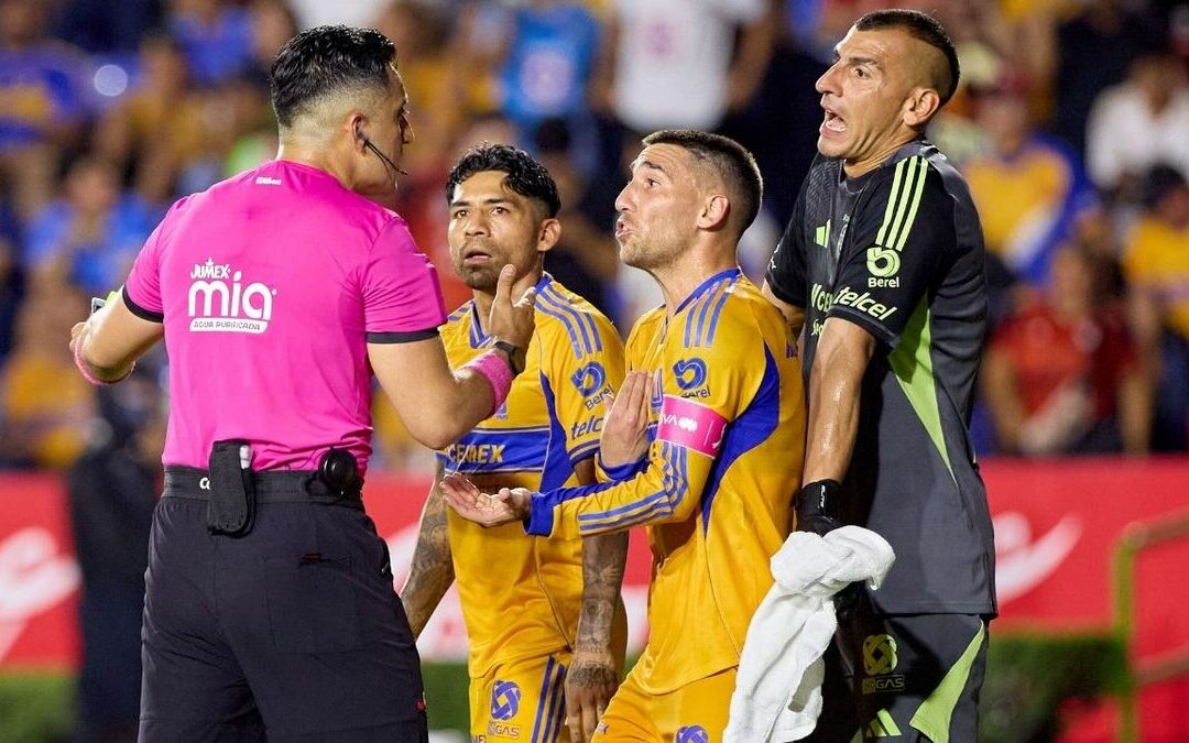 El Familiar del Chuletita en Cruz Azul: Árbitro y sus Polémicos Penales ante Tigres