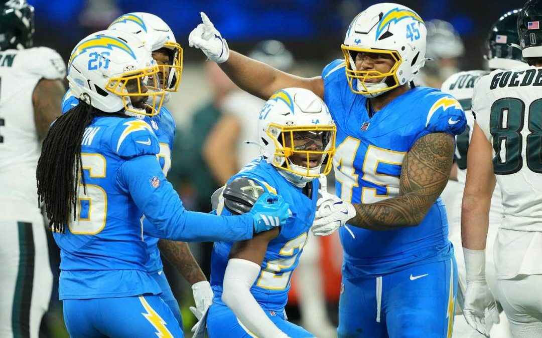 Los Angeles Chargers Logran una Victoria Dramática en Tiempo Extra Sobre los Philadelphia Eagles
