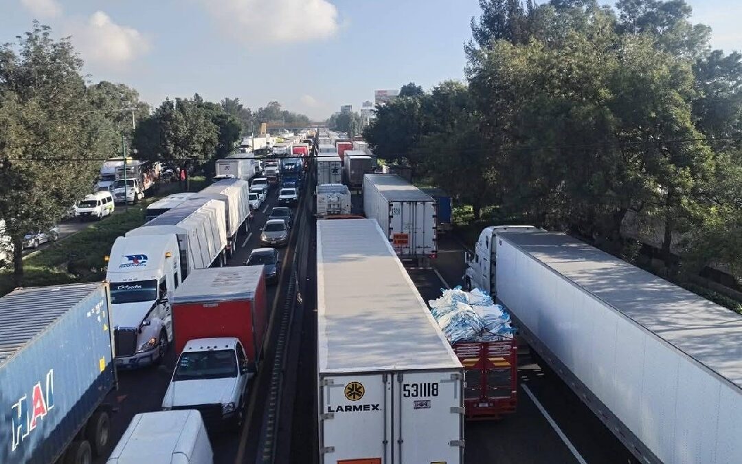 Accidente en la Autopista México-Querétaro: Carga Vehicular y Últimas Noticias