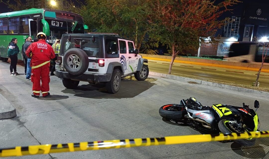 Accidente de tráfico en Zapopan: Motociclista fallecido por camión de la ruta 637