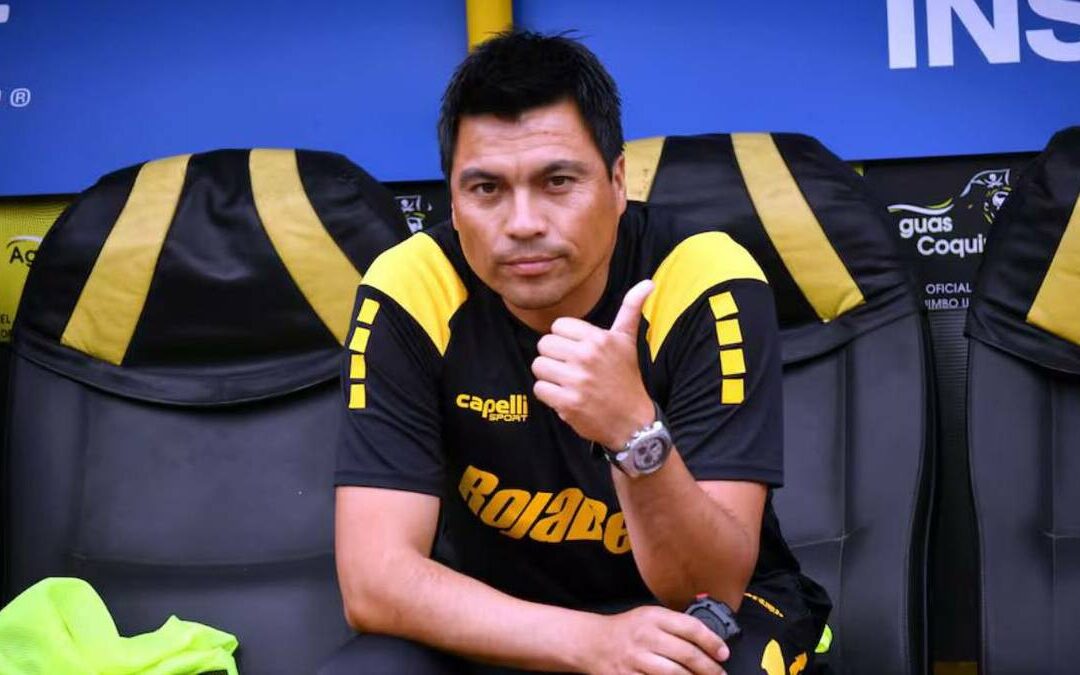 Gallos Blancos de Querétaro Presenta a Esteban González como su Nuevo Entrenador de Manera Innovadora