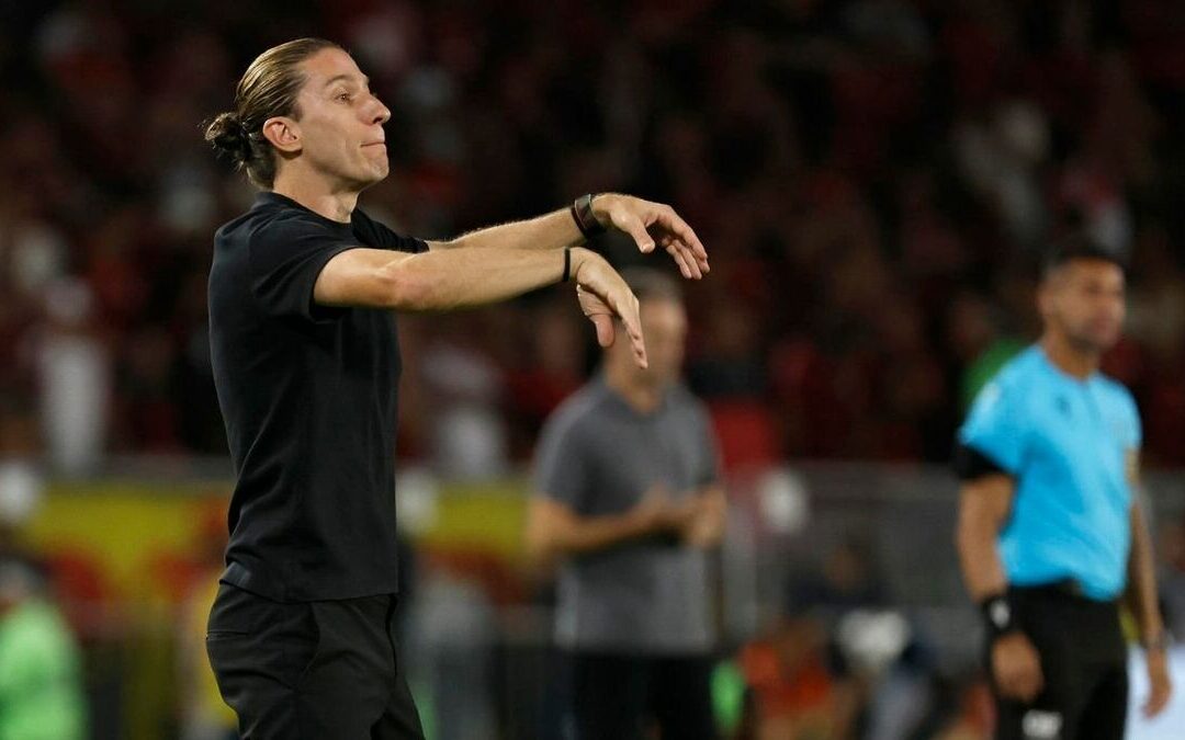 Filipe Luís de Flamengo Identifica al Mejor Jugador de Cruz Azul