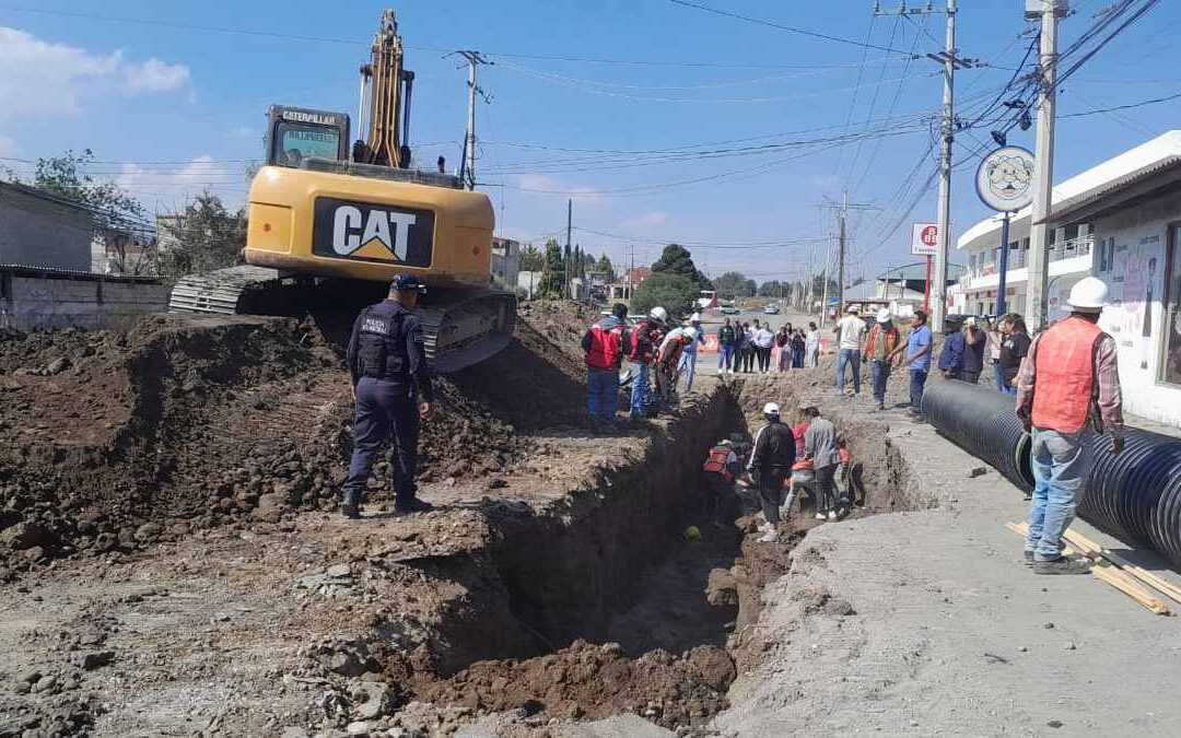 Derrumbe en Edomex: trabajador atrapado en obra de construcción