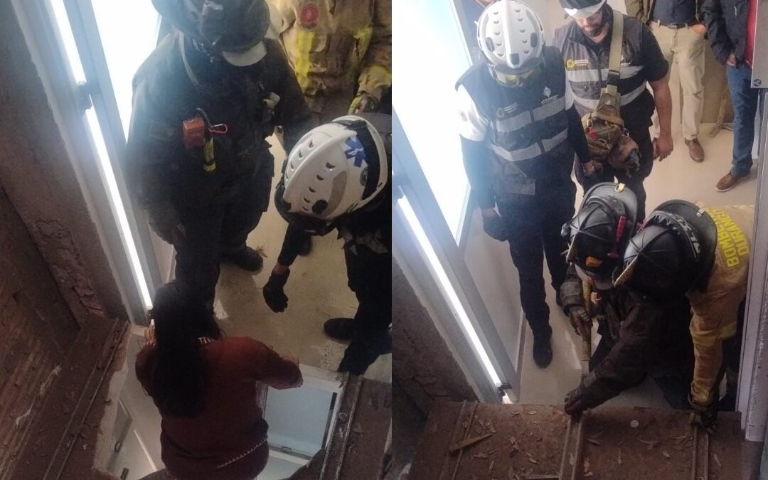 Cinco Mujeres Atrapadas en Elevador en Durango: Un Rescate Dramático
