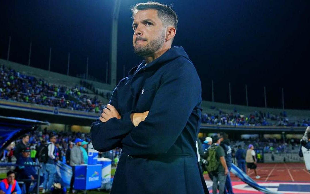 Nicolás Larcamón busca ‘enmudecer el Volcán’ en su próximo desafío