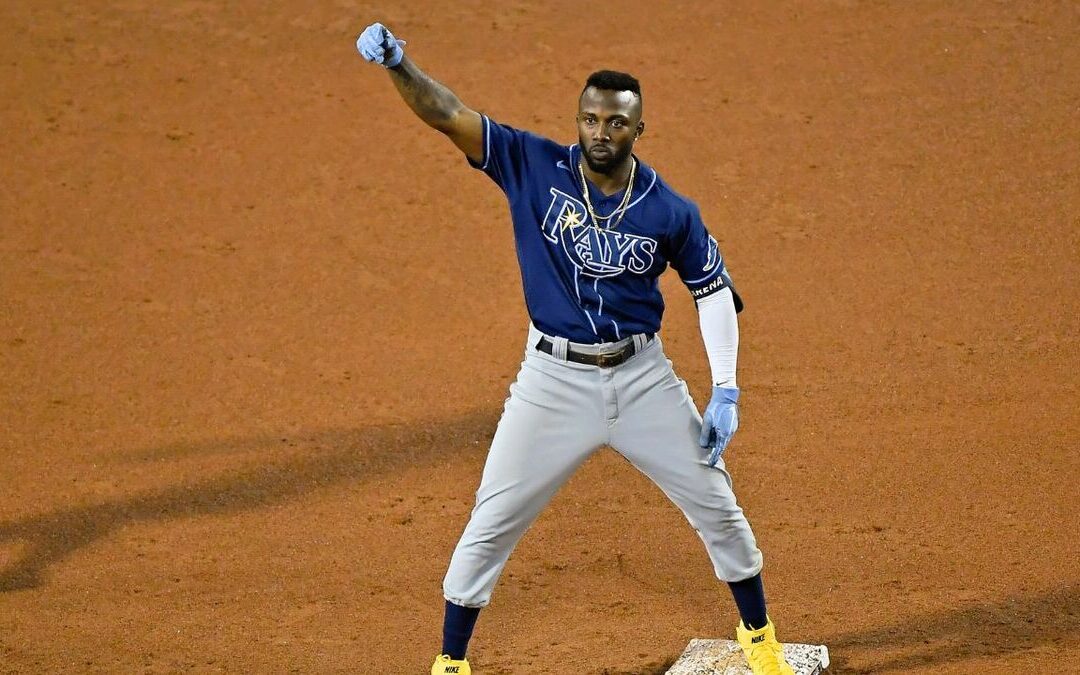 Randy Arozarena Sorprende a Entrenadores de Yucatán con Regalo de Carros Valuados en Más de 350 mil Pesos