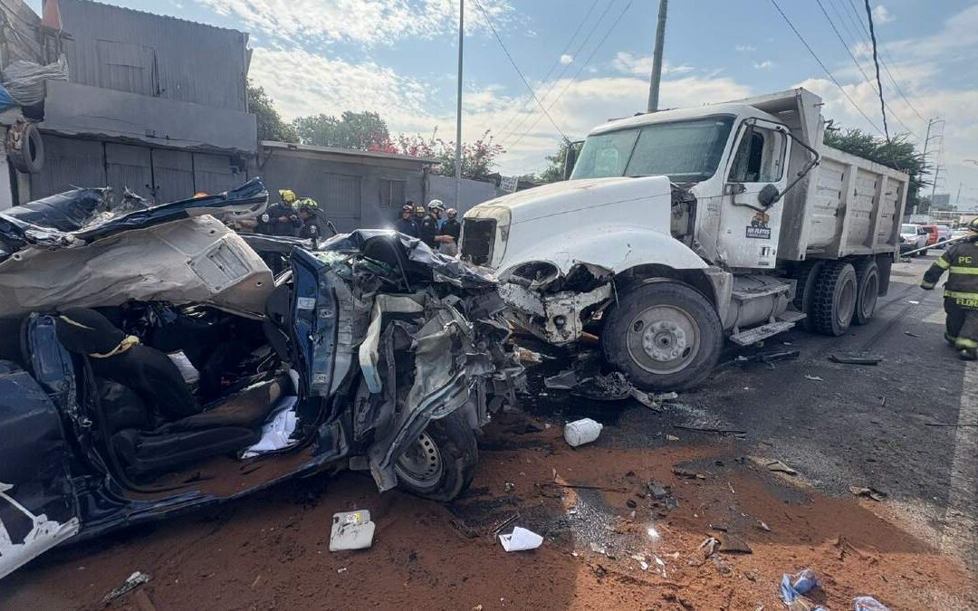 Choque Múltiple en Monterrey: Un Lesionado y Caos Vial en Avenida Morones Prieto