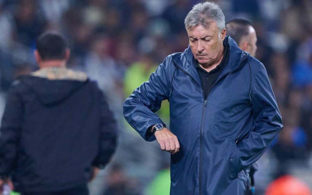 Domenec Torrent Critica el Arbitraje en el Partido contra Toluca