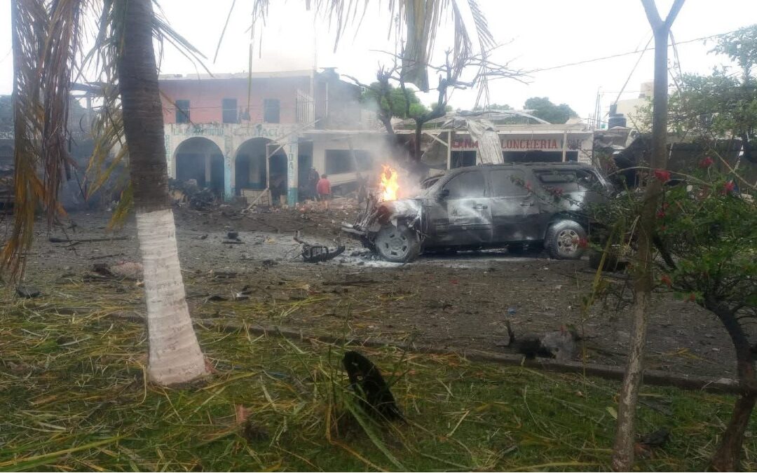 Explosión de Coche Bomba en Coahuayana, Michoacán: 2 Muertos y 7 Heridos por Ataque del CJNG