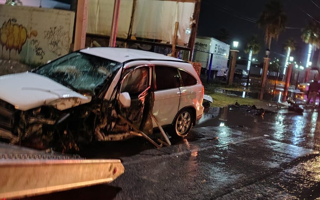 Conductor ebrio provoca un grave accidente en la Torreón-San Pedro